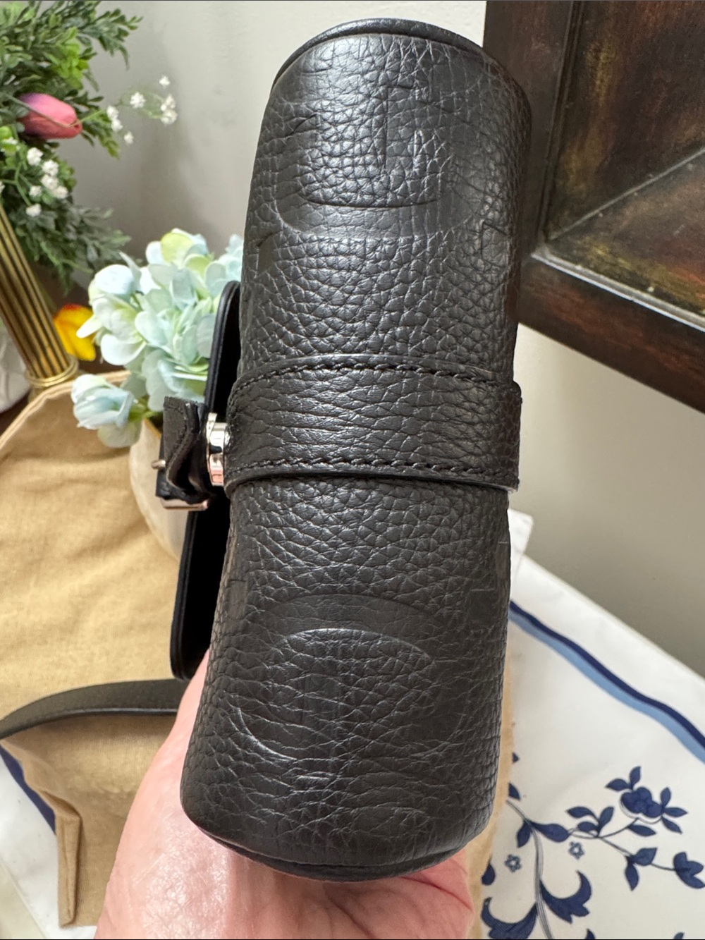 Gucci Jumbo GG Small Black Embossed Leather Messenger Bag - Picture 4 of 13